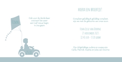 Finn - Jongen in auto met vlieger